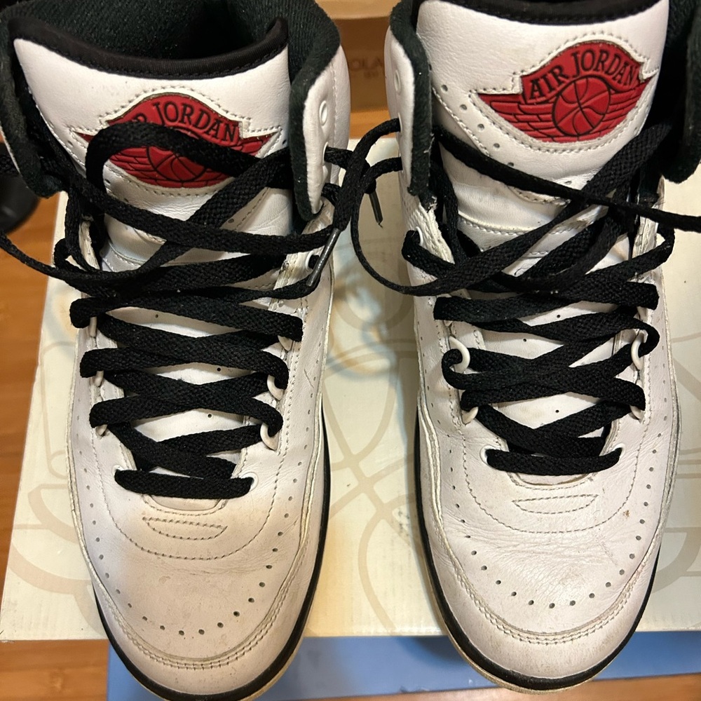 Air Jordan 2 Chicagos